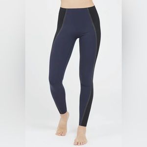 SPANX Women’s Every Wear Mesh Contour Active Leggings 50082R Lapis Night Size XS